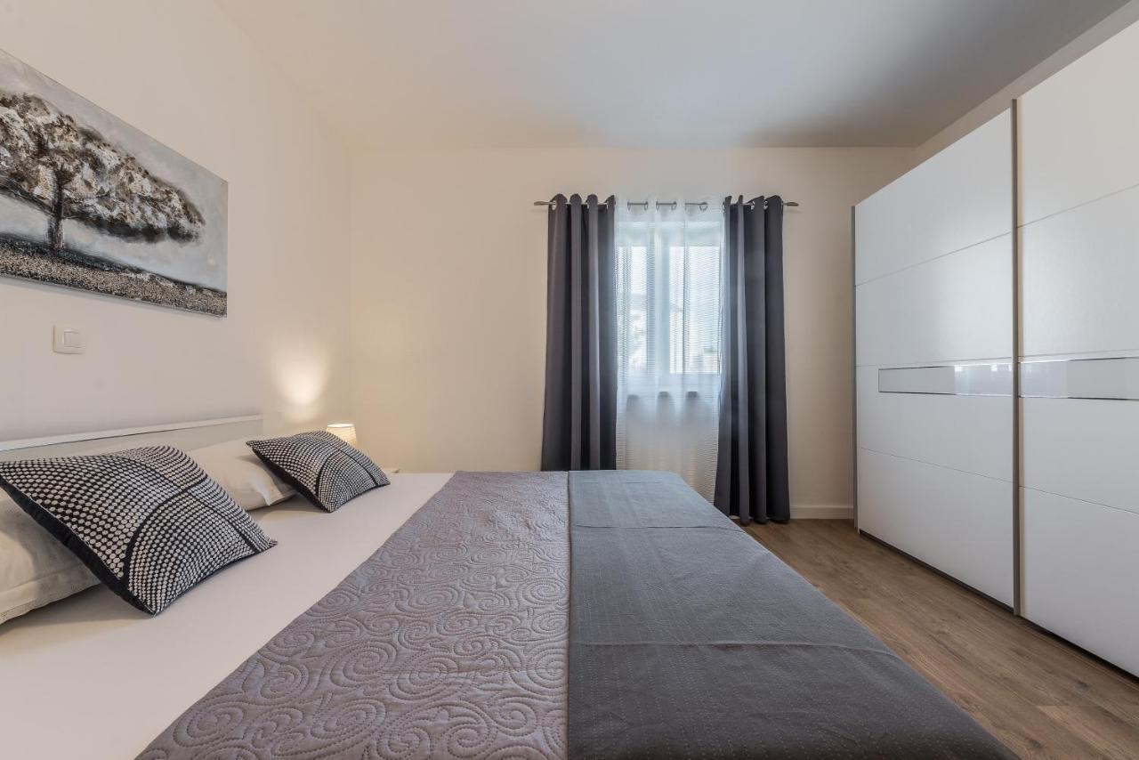 Holiday Home Bajlo Apartment With Three Bedrooms Zadar Exterior photo