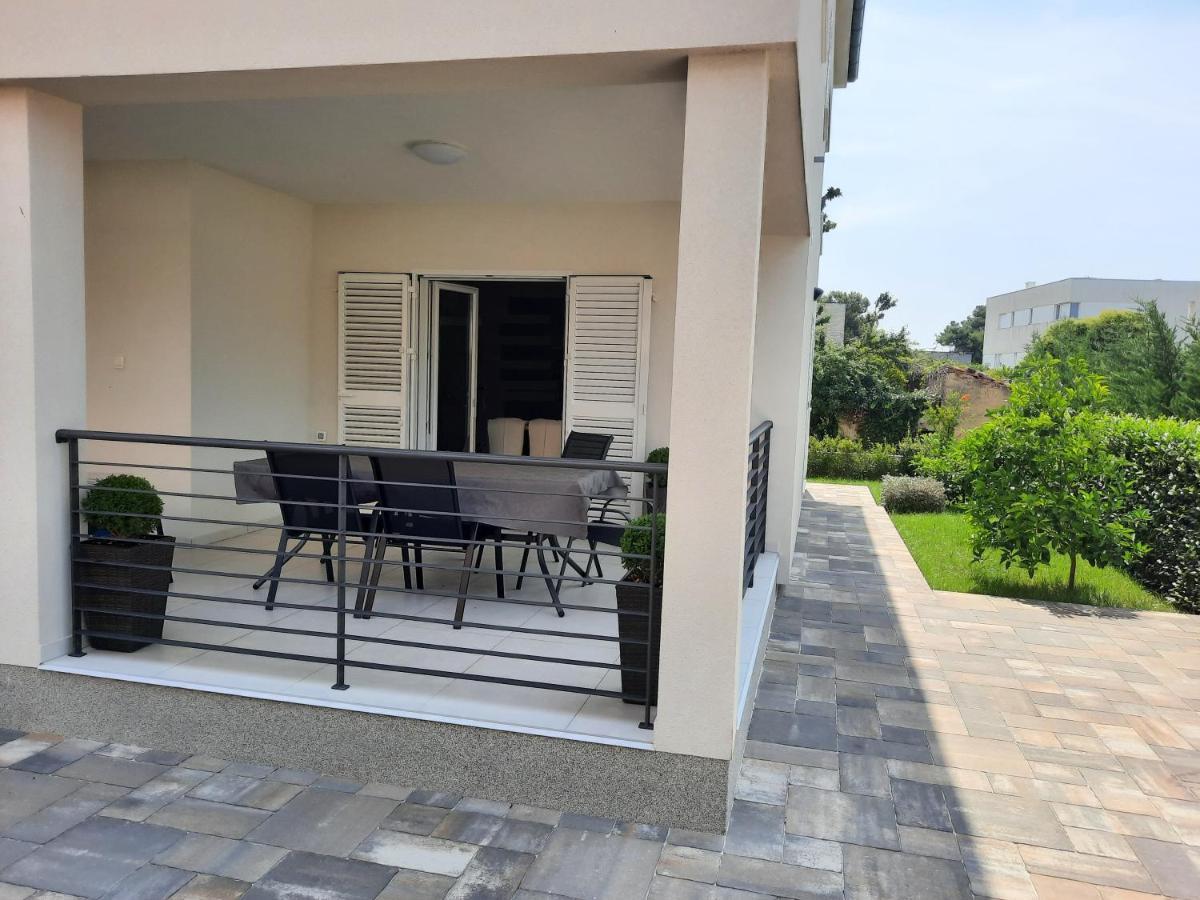 Holiday Home Bajlo Apartment With Three Bedrooms Zadar Exterior photo